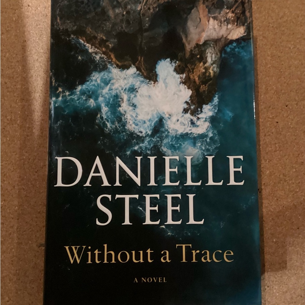 Without a Trace
by DANIELLE STEEL